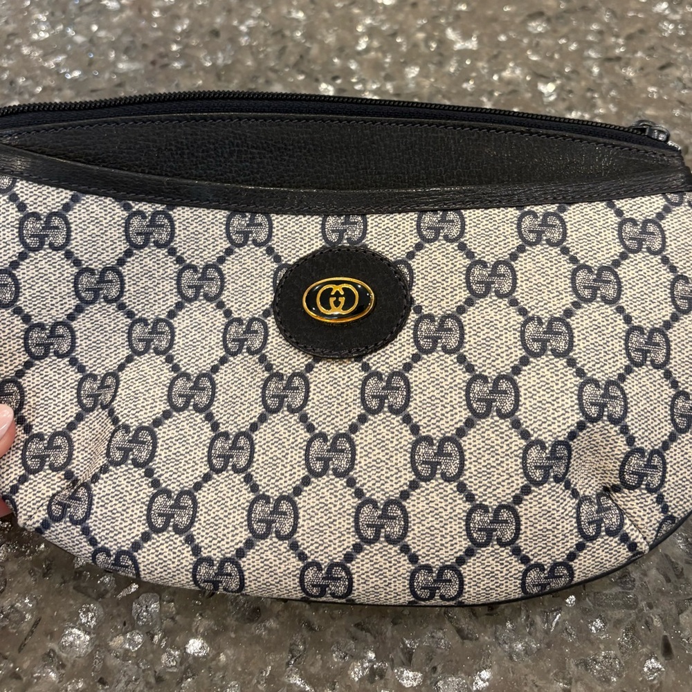 Excellent condition Small Gucci bag crossbody (does not include strap)
